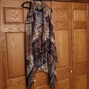 Boutique bandana print flowy cover up.